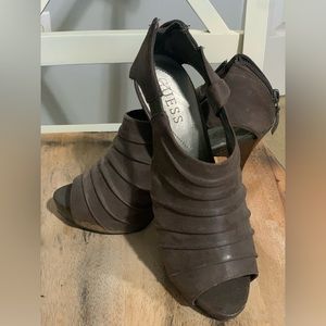 Guess shoe bootie heels